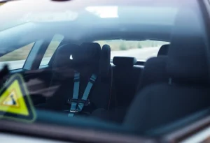 Illustration representing traffic safety and child protection in vehicles